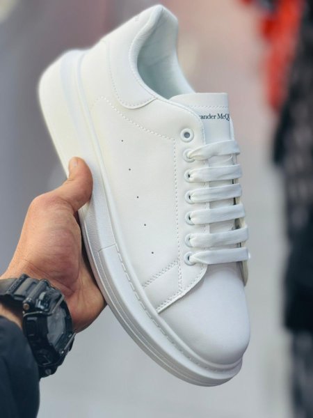 الكسندر مكوين ابيض - A-9